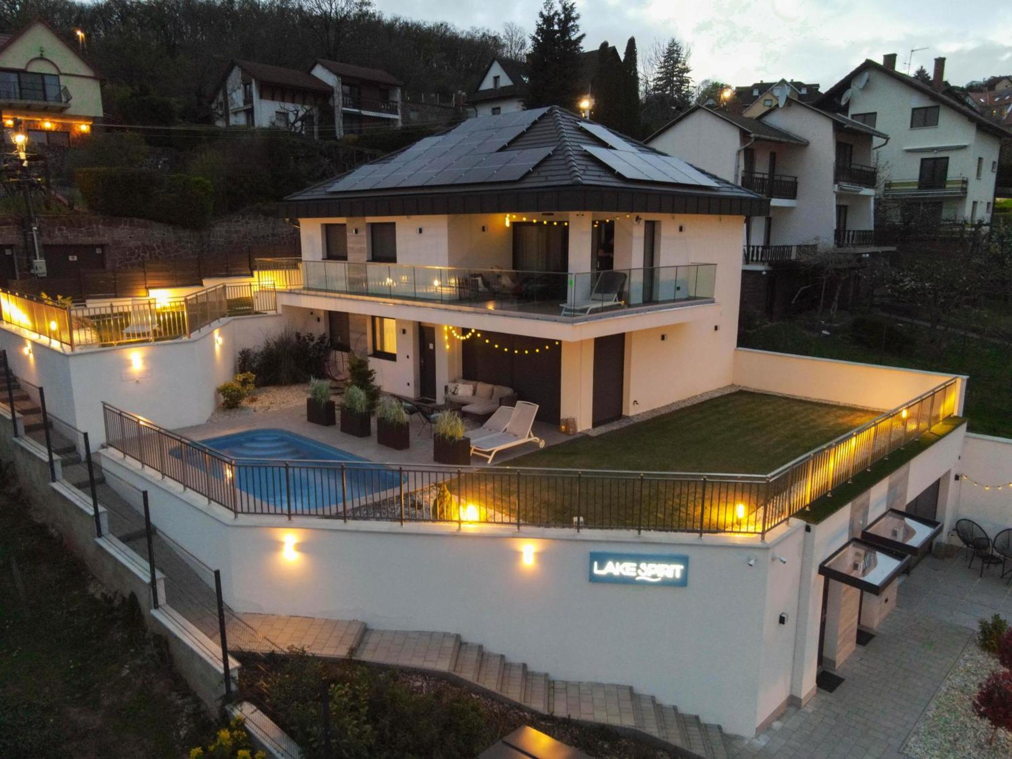 Lake Spirit Boutique Apartments Balatonalmádi Extérieur photo