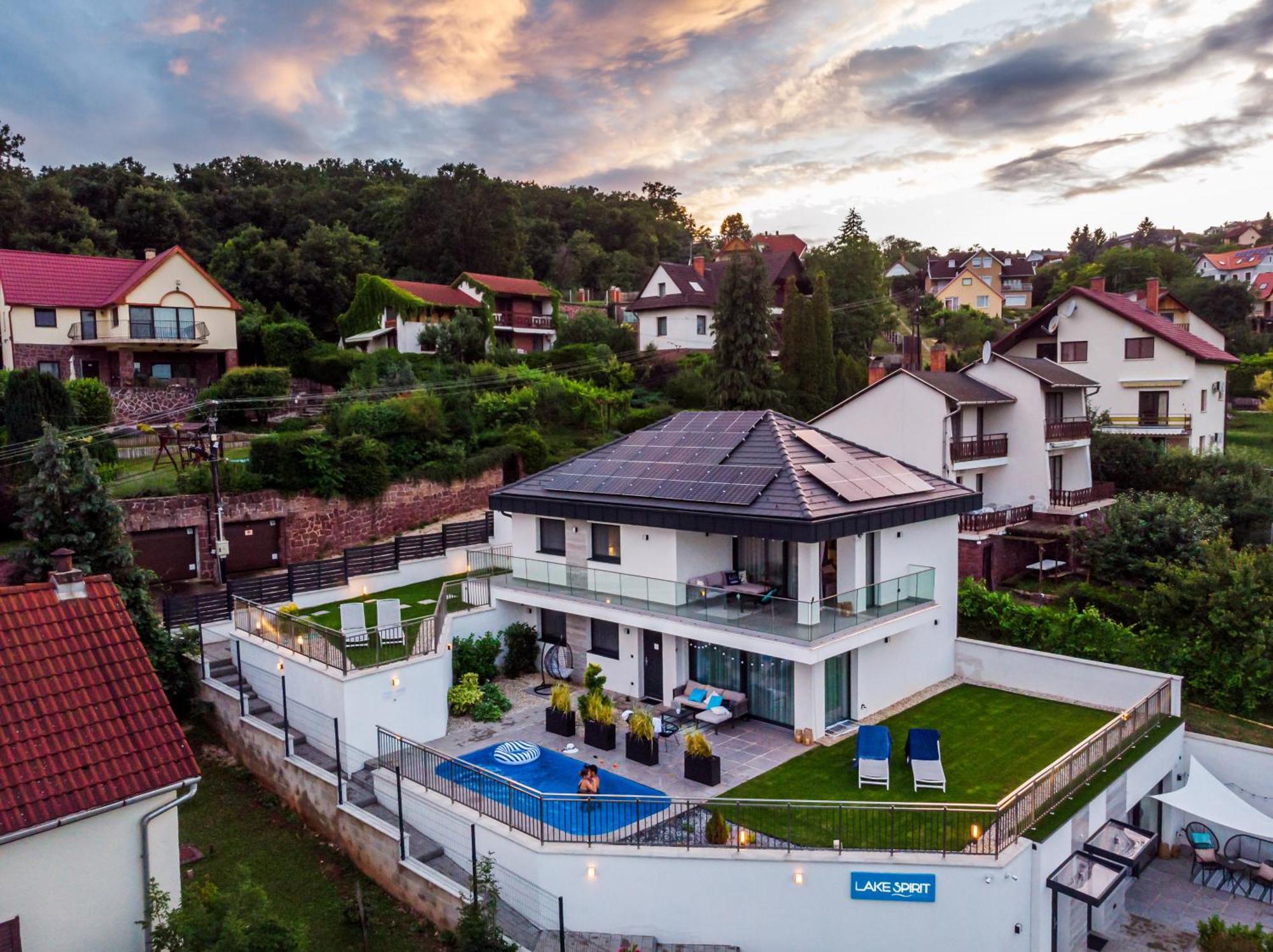 Lake Spirit Boutique Apartments Balatonalmádi Extérieur photo